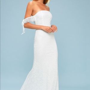 Lulu’s white Piper dress